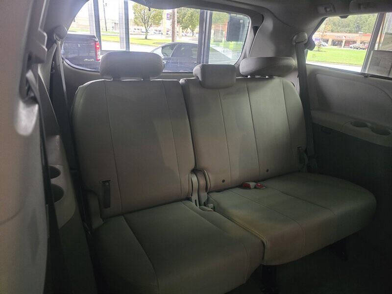2011 Toyota Sienna XLE 8-Passenger