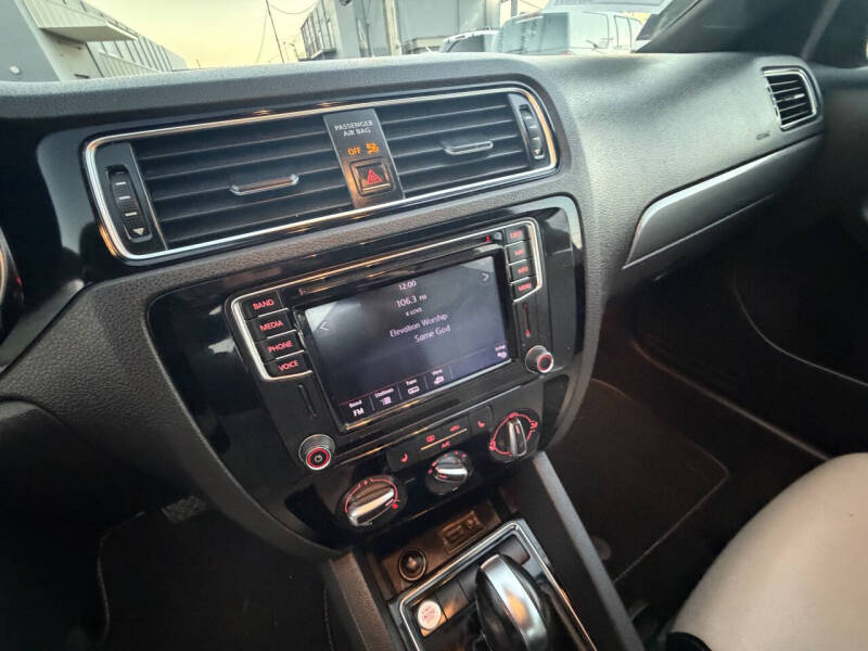 2016 Volkswagen Jetta 1.8T Sport