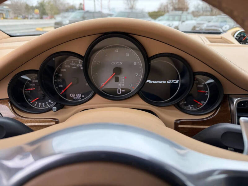 2015 Porsche Panamera GTS