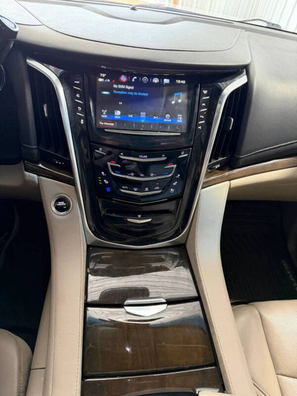 2018 Cadillac Escalade ESV Luxury