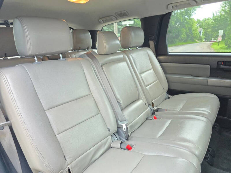 2014 Toyota Sequoia SR5