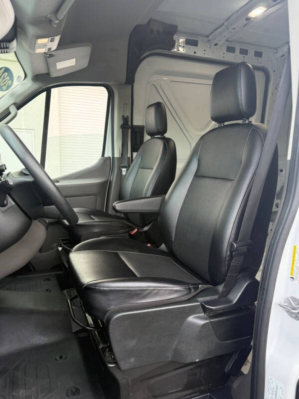 2024 Ford Transit 250