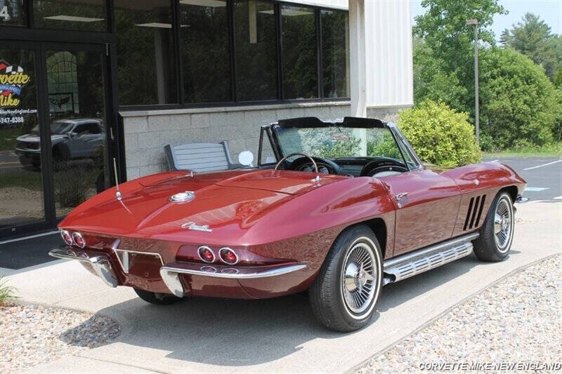 1965 Chevrolet Corvette 24