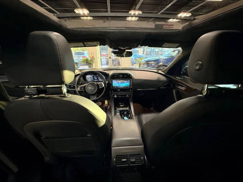 2019 Jaguar F-PACE 30t Prestige