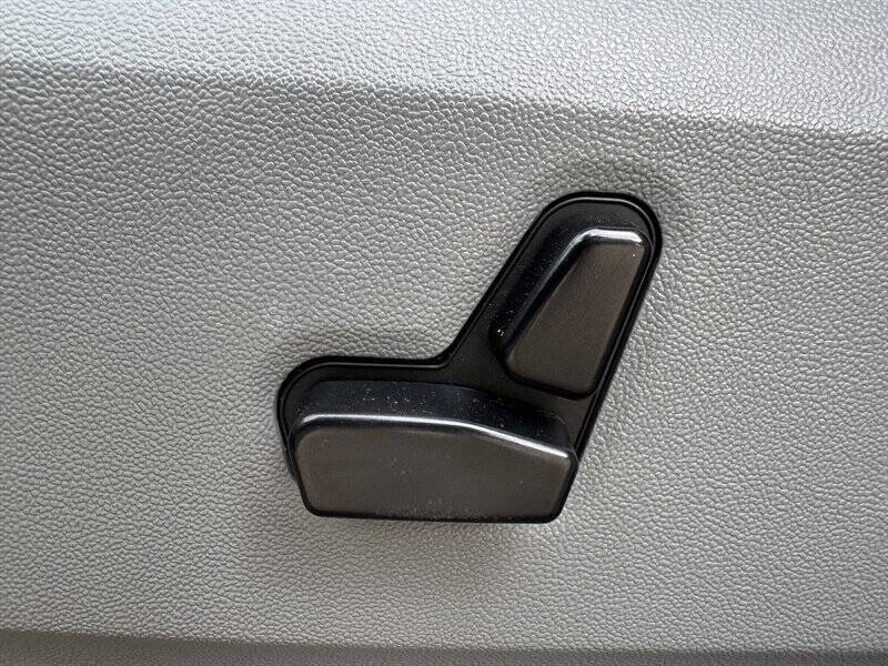 2012 Volkswagen Routan