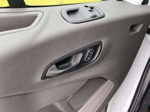 2025 Ford Transit 250