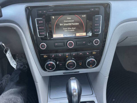 2012 Volkswagen Passat SE