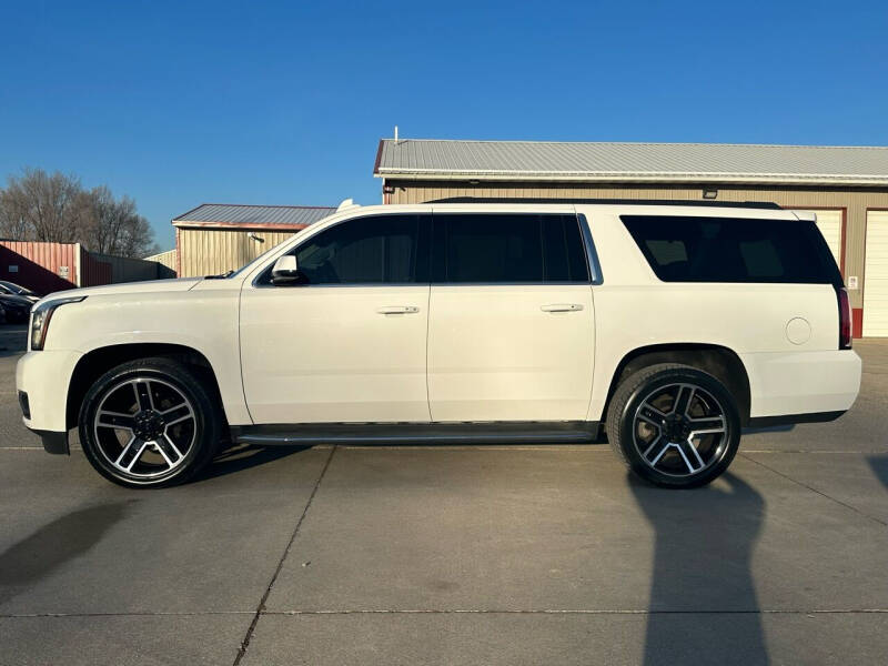 Thorne Auto Car Dealer in Evansdale, IA