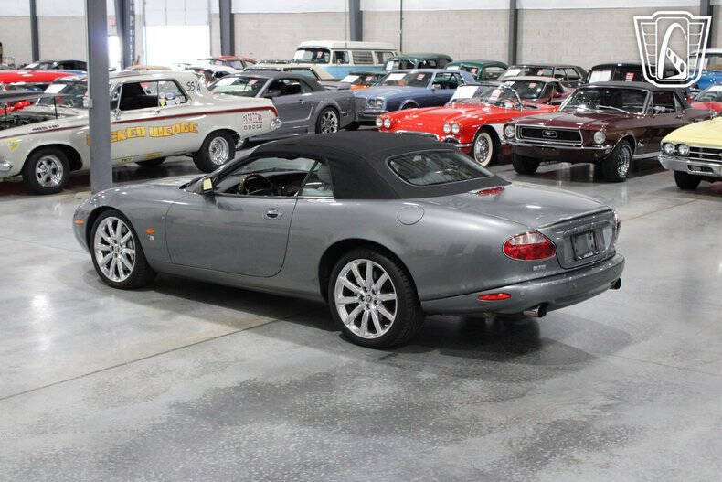 2004 Jaguar XKR