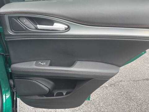 2025 Alfa Romeo Stelvio Intensa