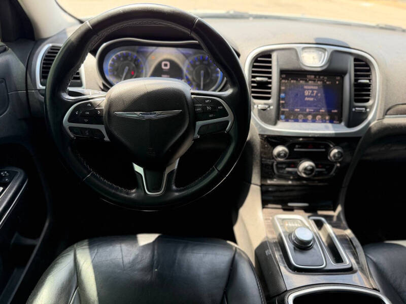 2015 Chrysler 300 Limited