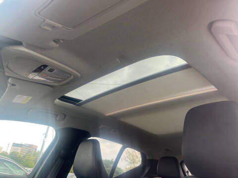 2024 Volvo XC40 B5 Plus Dark Theme