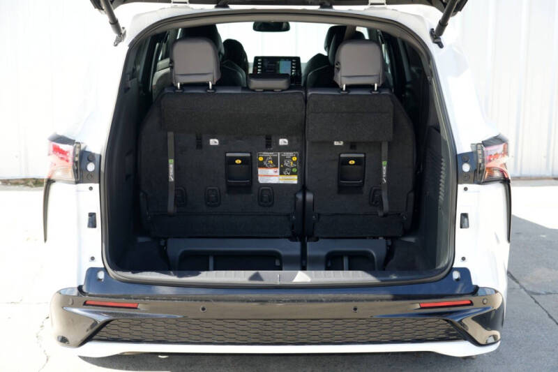 2024 Toyota Sienna XSE 7-Passenger