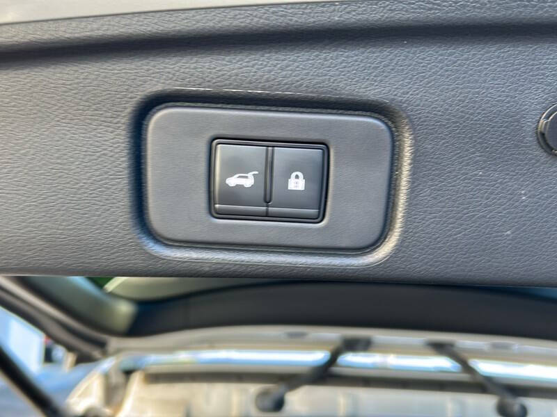 2023 Nissan Pathfinder SV