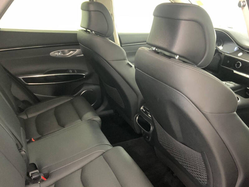 2025 Genesis GV70 2.5T Standard