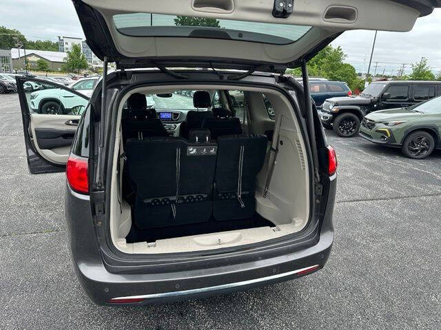 2017 Chrysler Pacifica Touring-L