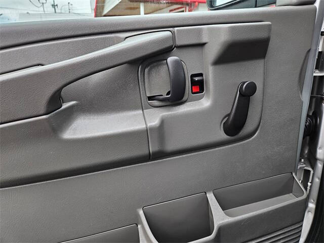 2011 GMC Savana LS 3500