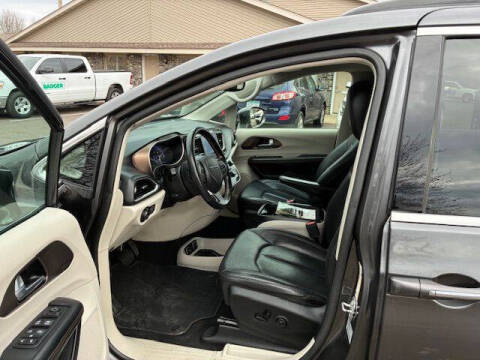 2017 Chrysler Pacifica Touring-L