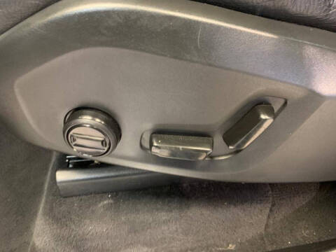 2022 Volvo XC90 T6 Momentum 7-Passenger