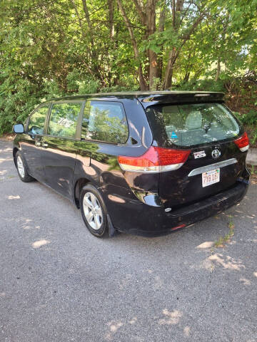 2014 Toyota Sienna L 7-Passenger