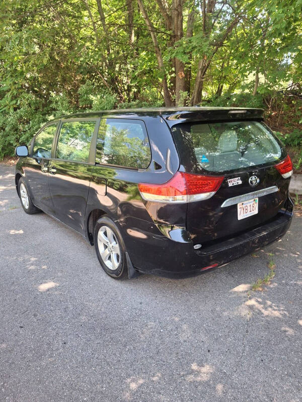 2014 Toyota Sienna L 7-Passenger