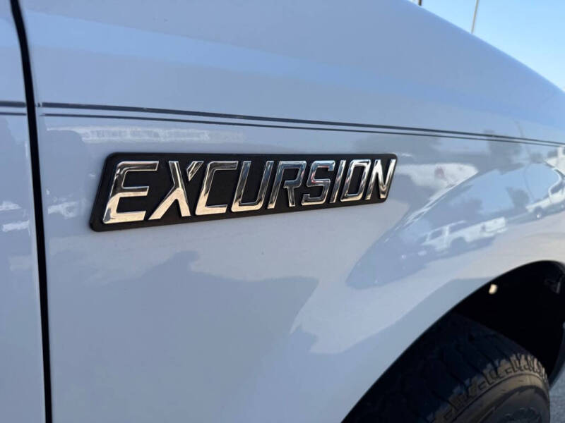 2005 Ford Excursion XLT