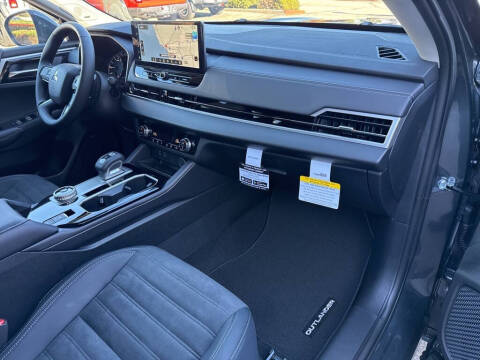 2025 Mitsubishi Outlander SE