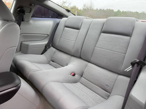 2005 Ford Mustang V6 Deluxe