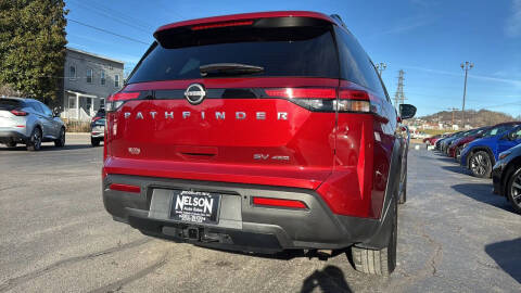 2022 Nissan Pathfinder SV