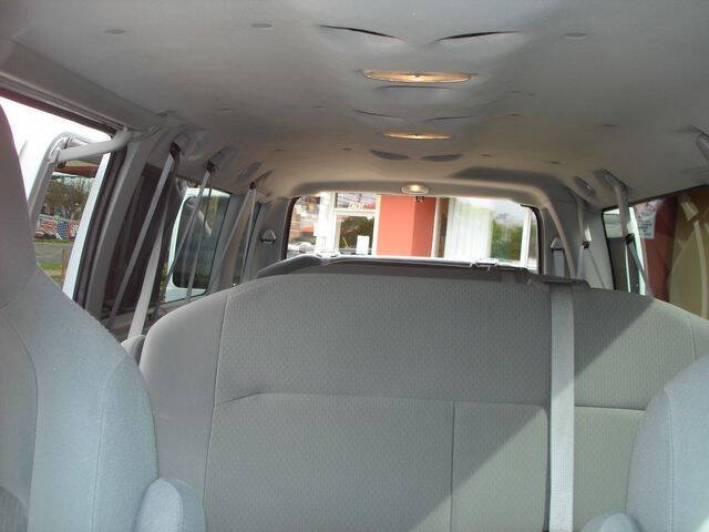 2009 Ford E-Series E-350 SD XLT