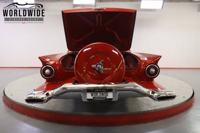 1957 Ford Thunderbird