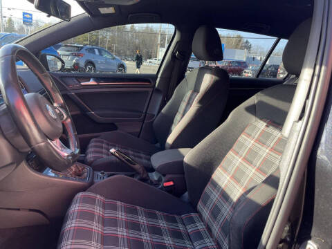 2017 Volkswagen Golf GTI Sport