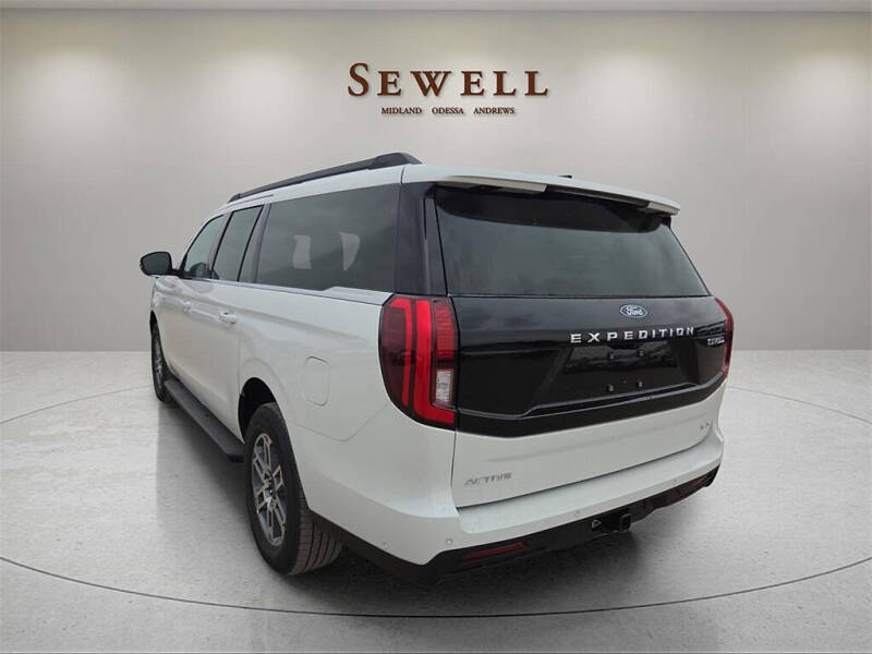 2025 Ford Expedition MAX Active