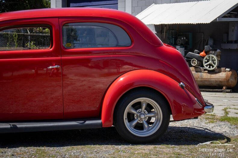 1937 Ford Tudor