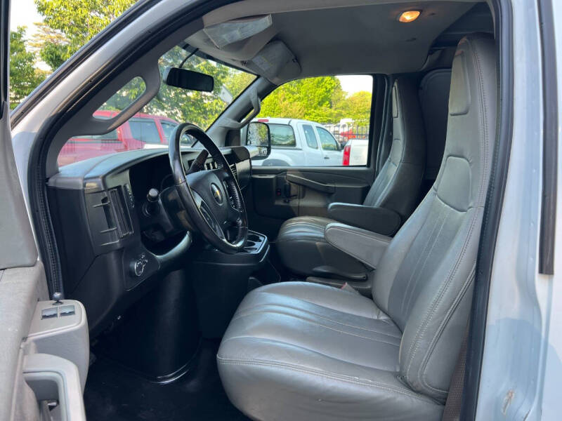 2022 Chevrolet Express 2500
