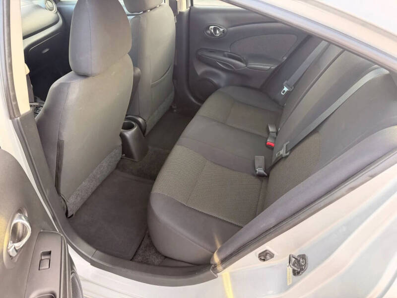 2013 Nissan Versa 1.6 S