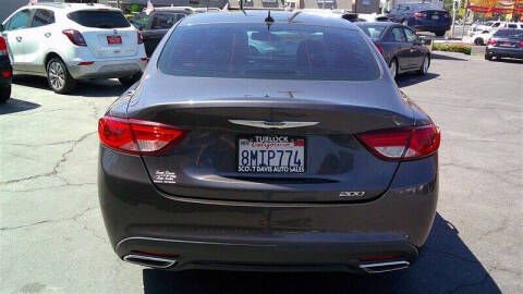 2016 Chrysler 200 S