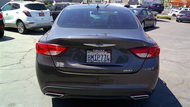2016 Chrysler 200 S