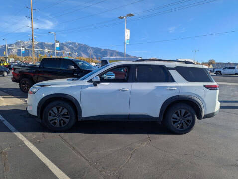 2023 Nissan Pathfinder SV