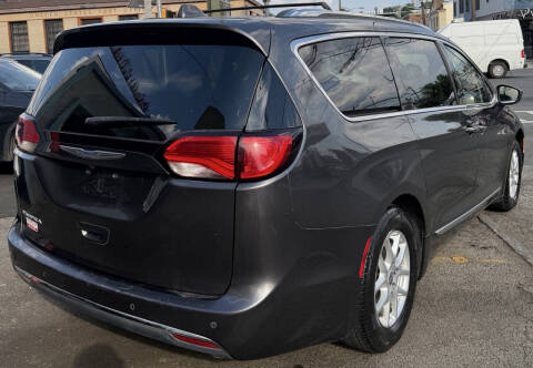 2020 Chrysler Pacifica Touring L