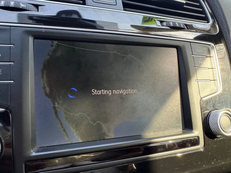 2017 Volkswagen Golf R 4Motion