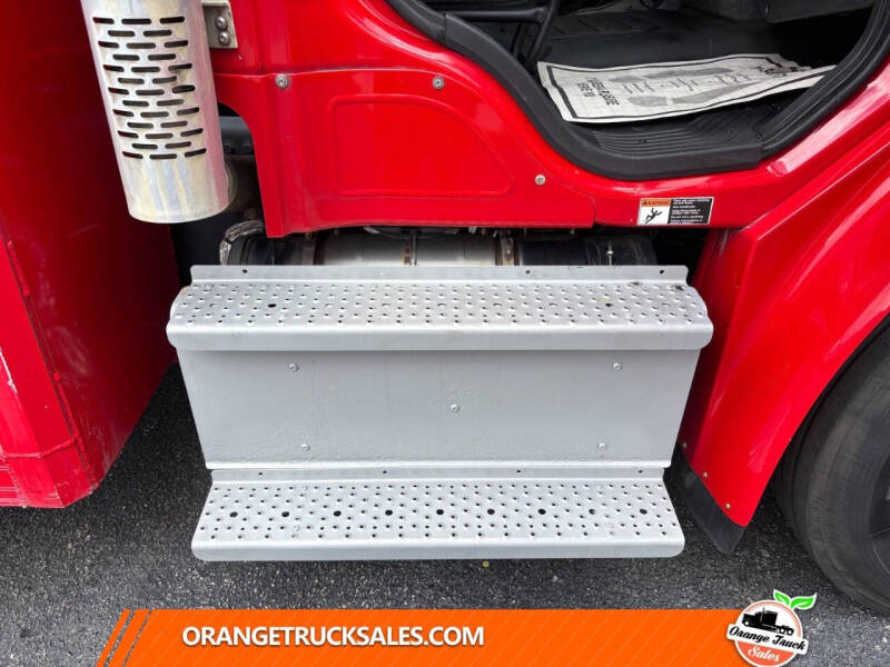 2017 Freightliner M2 106