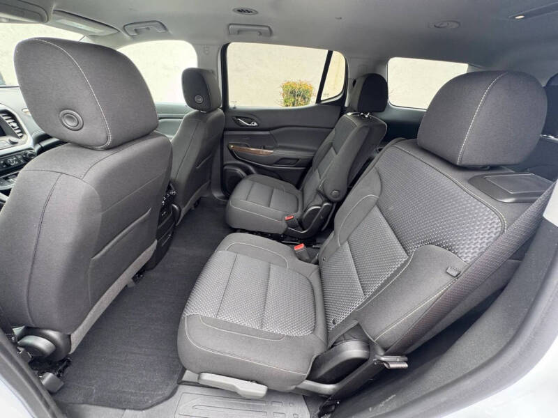 2022 GMC Acadia SLE
