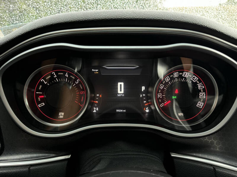 2016 Dodge Challenger 392 HEMI Scat Pack Shaker