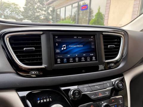 2020 Chrysler Pacifica Touring L