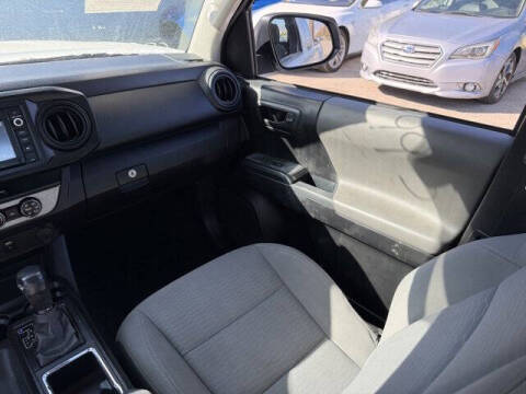 2017 Toyota Tacoma SR