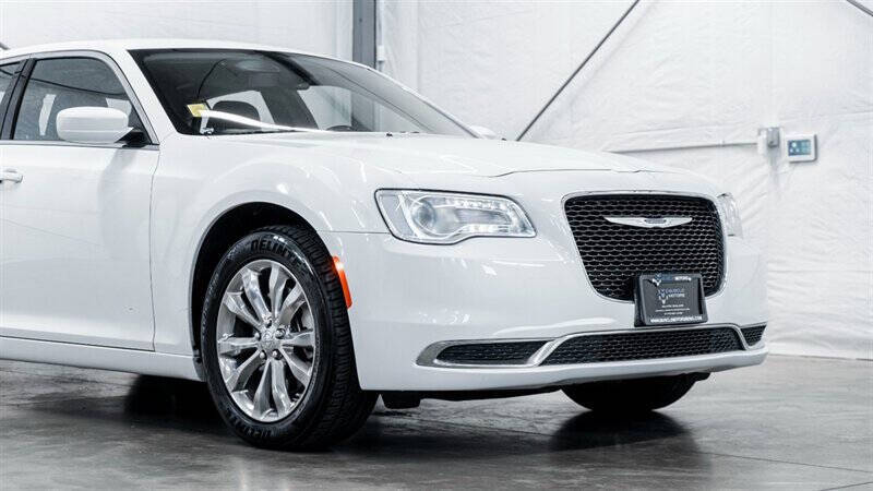 2022 Chrysler 300 Touring