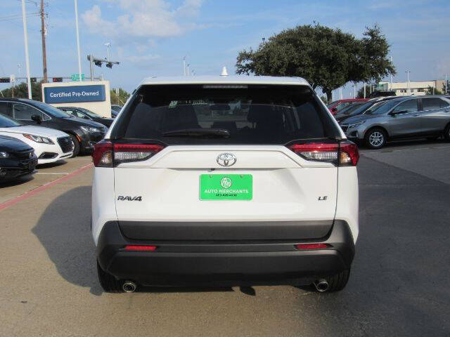 2025 Toyota RAV4 LE