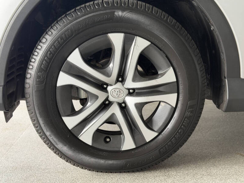 2017 Toyota RAV4 LE