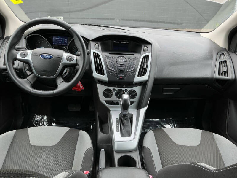 2012 Ford Focus SE